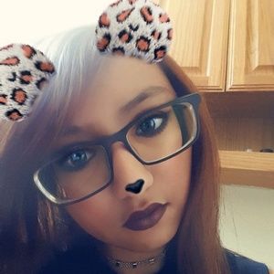 Meet your Posher, Desiree